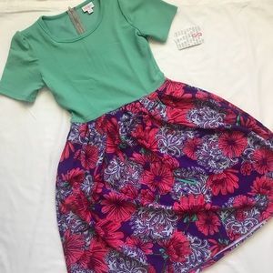 BNWT Lularoe Amelia Solid Body Floral Bottom